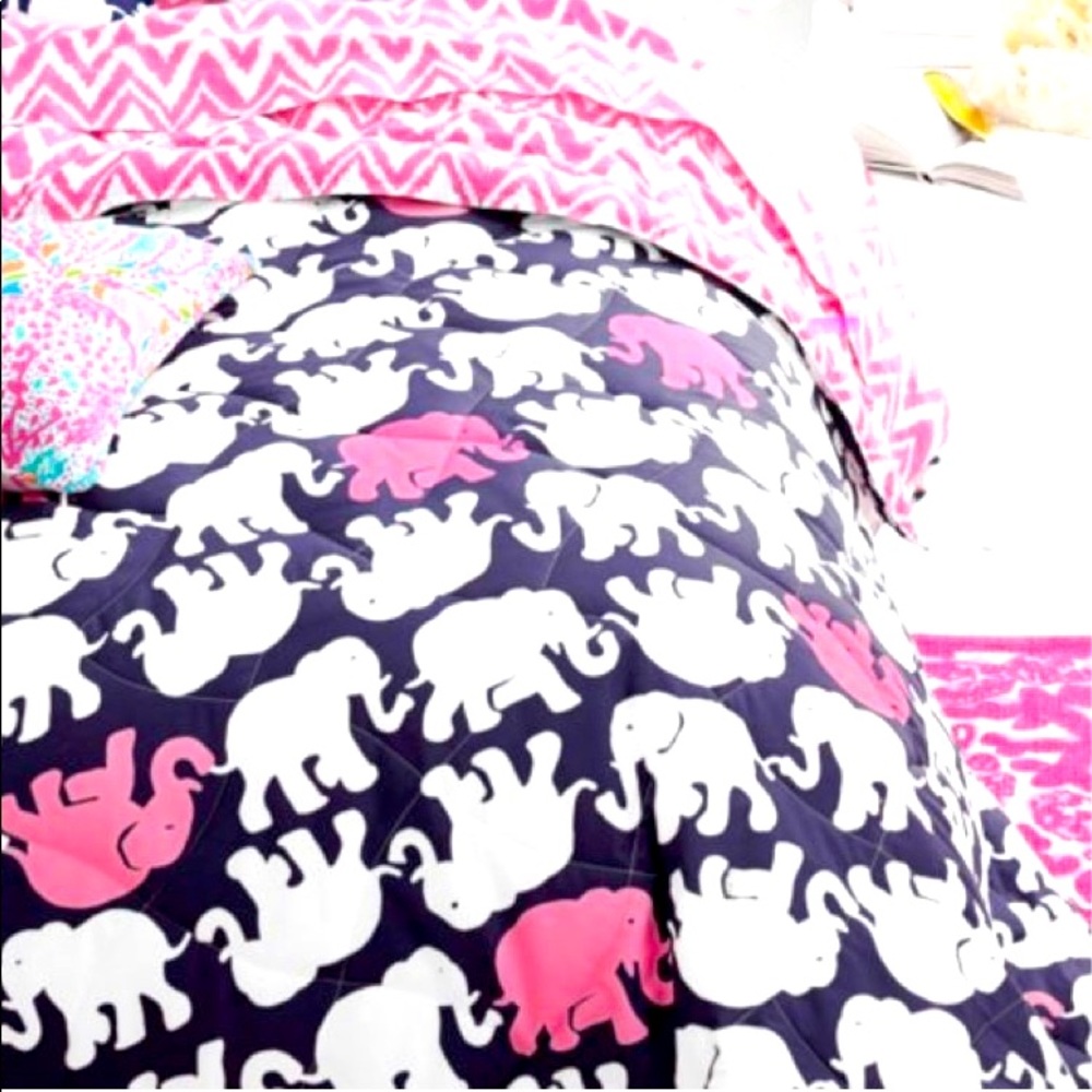 Lilly Pulitzer for Garnet Hill comforter, King